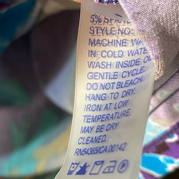 Colorful tunic from Peter Nygärd. Matches leggings and spring/summer pants - Picture 3 of 5